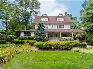 168 Cottage Pl, Ridgewood, NJ 07450