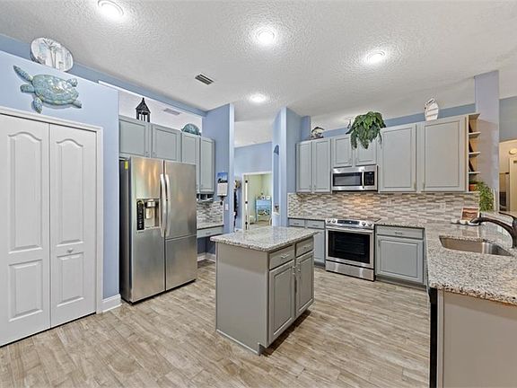 3rd image of 96773 Arrigo Blvd