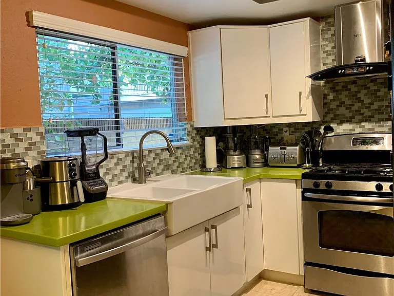 1226 S Mayflower Ave #A — Photo 6