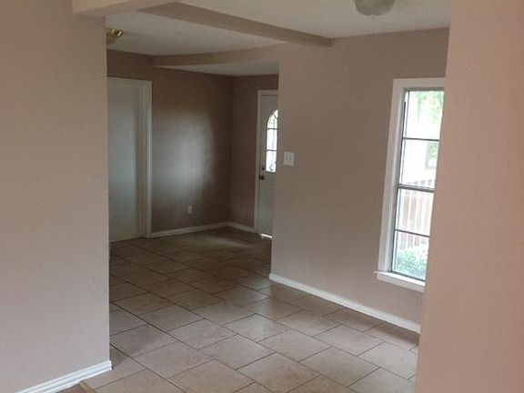 2nd image of 2072 Sunnybrook Ln