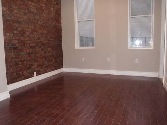 3rd image of 264 Irving Ave APT 1L