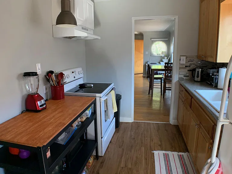 727 Clermont St — Photo 9
