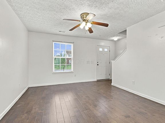 5th image of 1349 Wagy Sq