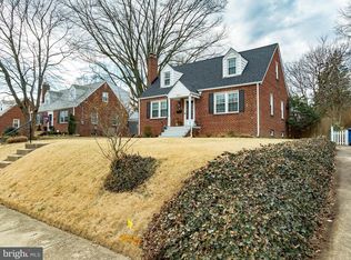 2858 Lawrence Dr, Falls Church, VA 22042