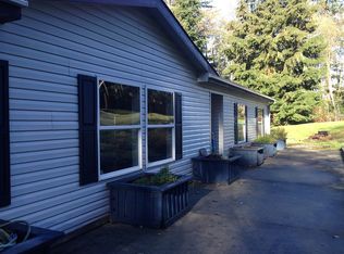 6650 Holst Rd, Clinton, WA 98236