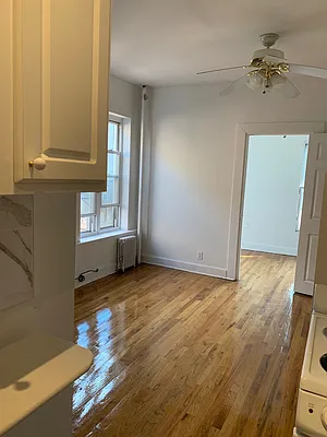 Rented by Nikia Vankeuren, LREB | media 7