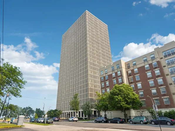 6700 S South Shore Dr APT 24K, Chicago, IL 60649