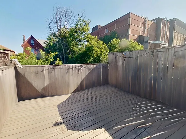 21 Rusholme Park Cres #2 — Photo 23