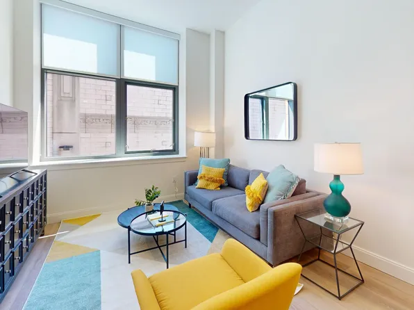 Atrium On Commonwealth