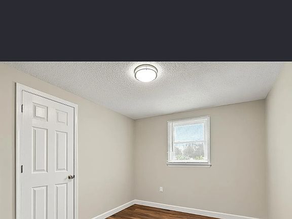 5th image of 146 Oldcastle Ln