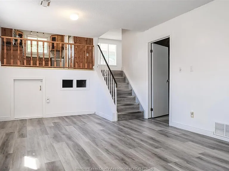 3309 Aurora Dr — Photo 20