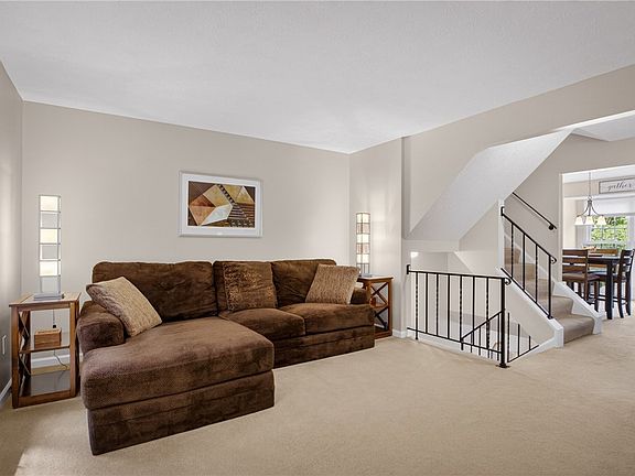 5th image of 762 Windvue Dr