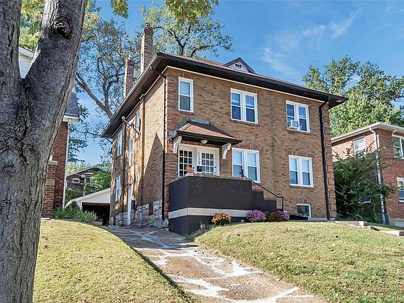 2nd image of 1129 Moorlands Dr