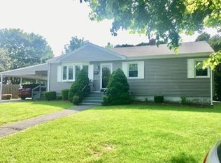 8 Wood Ter, Middletown, RI 02842