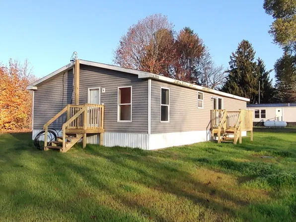 4600 Maple St, Coral, MI 49322