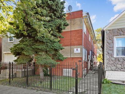 7910 S Muskegon Ave, Chicago, IL, 60617