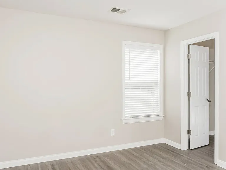 1818 Jefferson Ave — Photo 16