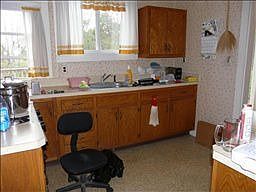 5th image of 10 Yates Ave