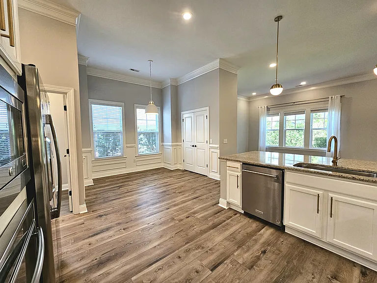 853 Bedminister Ln — Photo 9