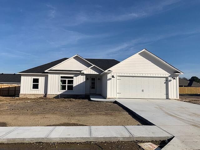 1st image of 303 Promenade Cir