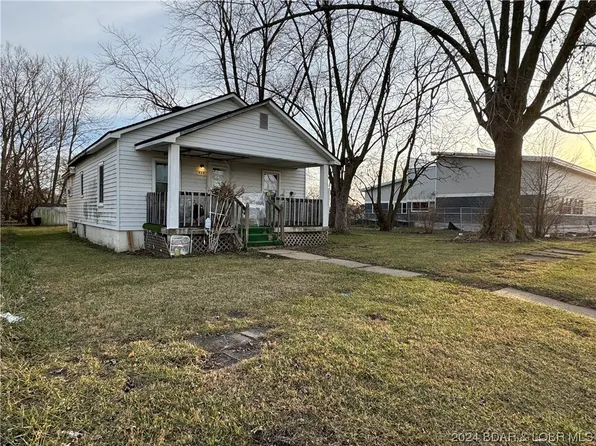 428 E 2nd St, Eldon, MO 65026
