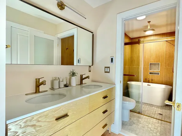 247 Harrison Avenue image 12 of 24