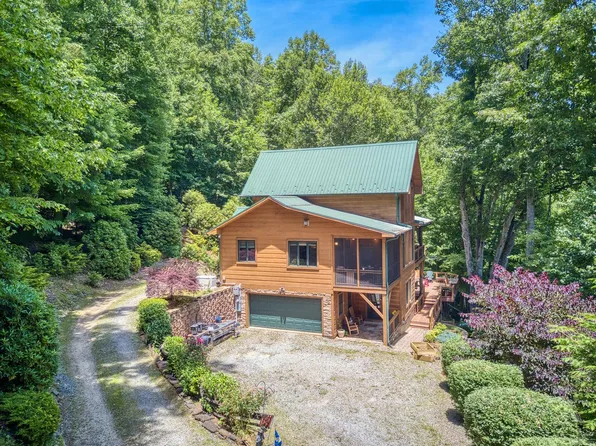 720 Cobblestone Dr, Waynesville, NC 28786