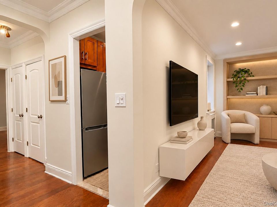 1st image of 21 Barstow Road #1L