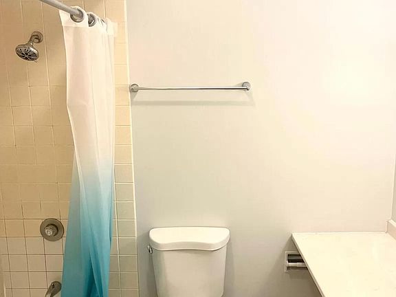 5th image of 5641 W 103rd St APT 304