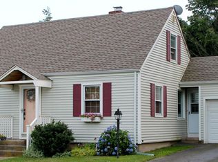 93 Quaker Rd, Hamden, CT 06517