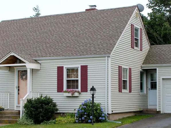 93 Quaker Rd, Hamden, CT 06517