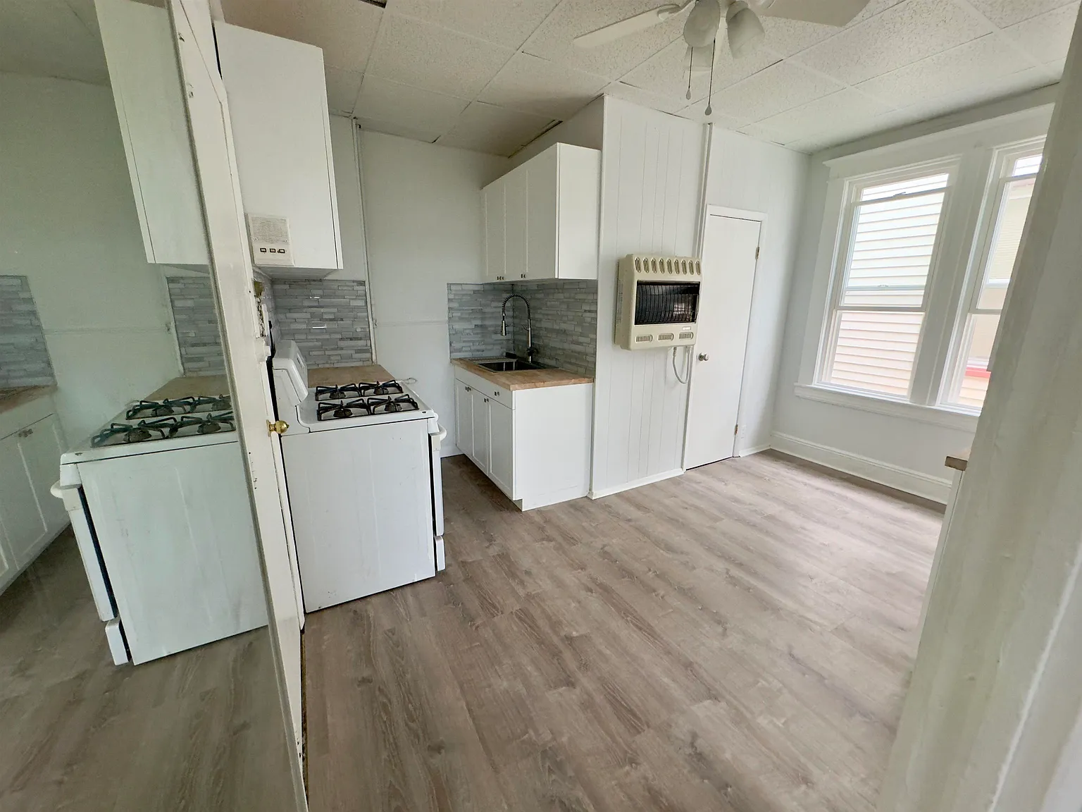 1 bed, 1.0 bath, 400 sqft, $1,600 — Photo 2