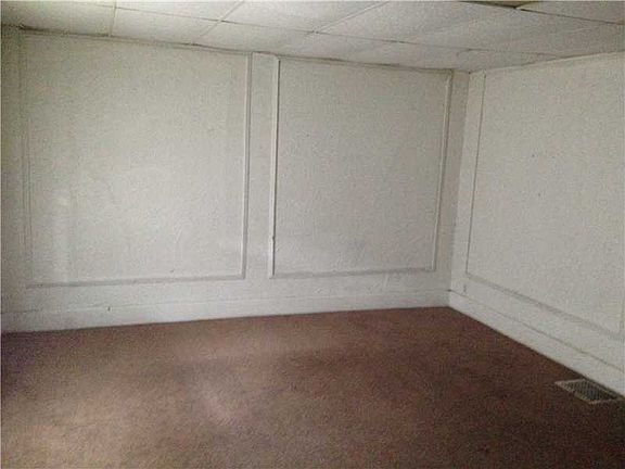 2nd image of 948 N Oakland Ave