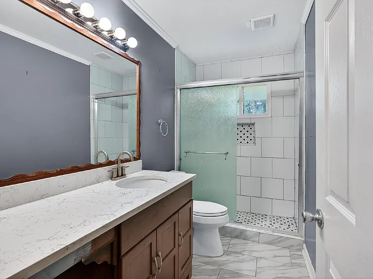 1621 Cloverdale Dr — Photo 13