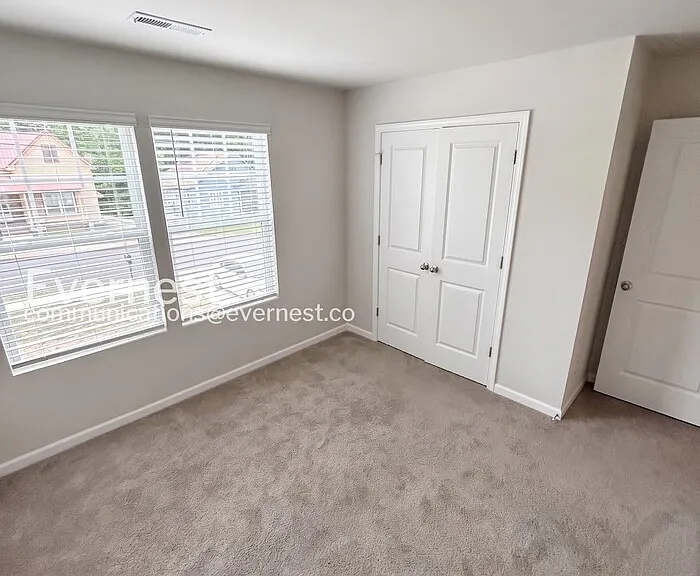 218 Lee St — Photo 11