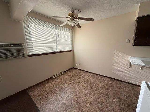 2 bed, 820 sqft, $1,250 — Photo 4