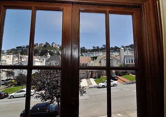 4th image of 1911 17th Ave