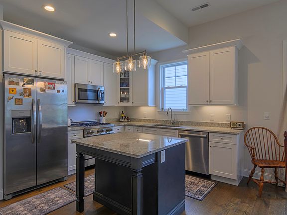 4th image of 59 Chamberlain Loop