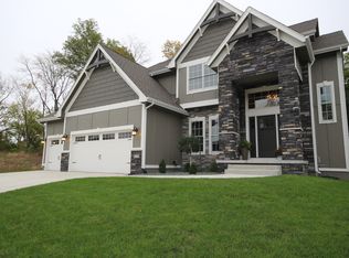 5770 Sunburst Dr, Pleasant Hill, IA 50327