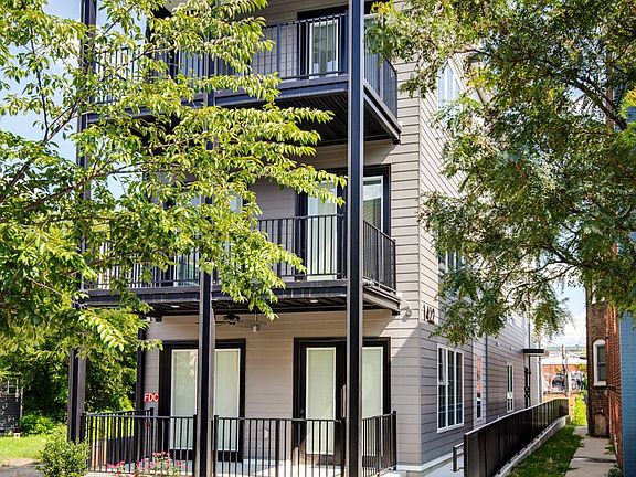 2nd image of 1422 Bainbridge St #1