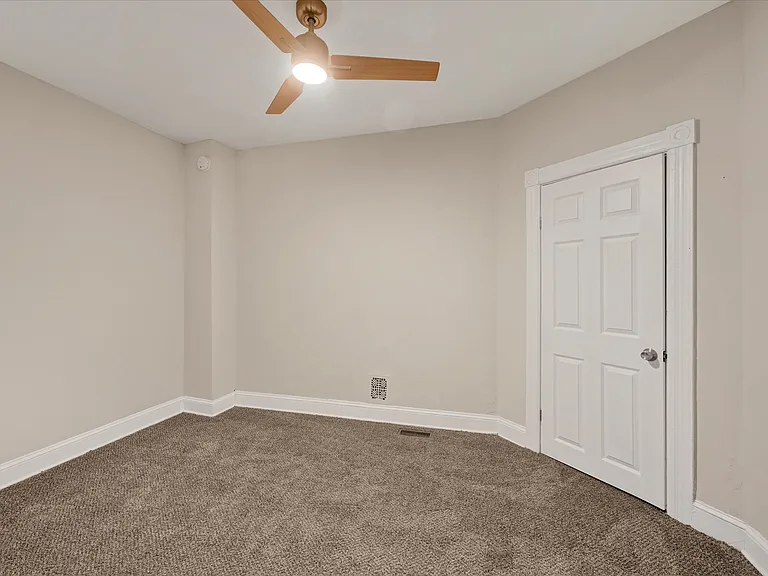 2432 E Fayette St — Photo 10