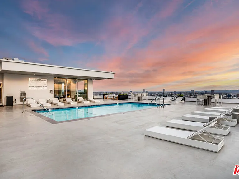 1100 Alta Loma Rd #1103 — Photo 49