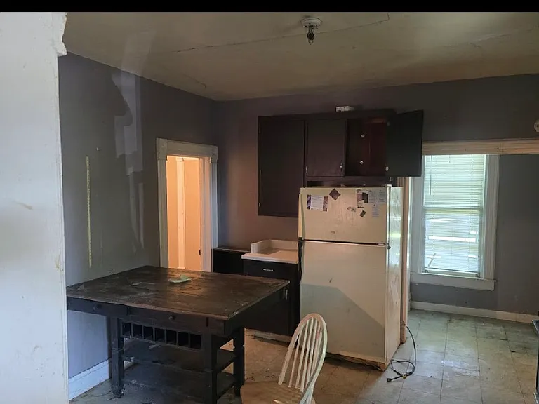 526 W Chandler St — Photo 4