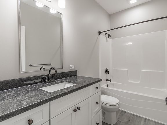 2nd image of 1780 Creekside Ct