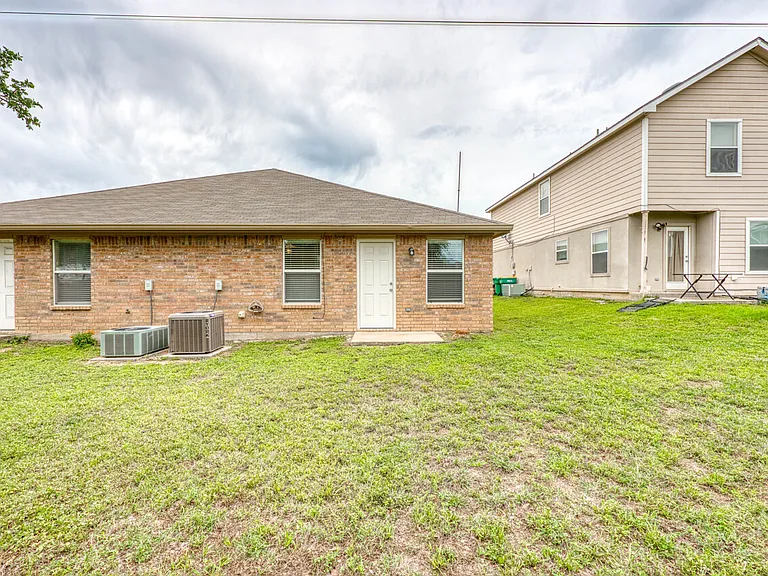 1511 Claremont Cir #A — Photo 21
