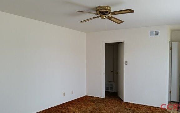 5th image of 343 S Western Ave