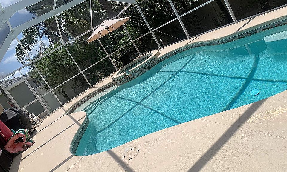 1st image of 2712 Valencia Grove Dr