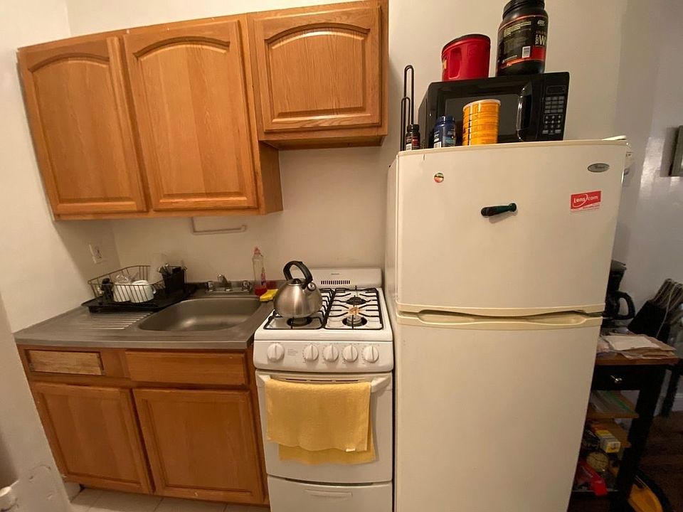 2nd image of 232 Boerum St APT 1L