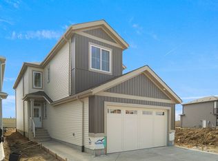 807 30th Ave NW, Edmonton, AB T6T2V3