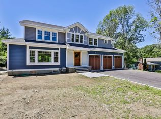 4 Clinton St, Amesbury, MA 01913